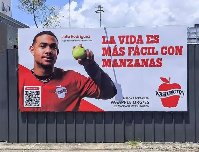 Washington Apple Commission advertising with Julio Rodriguez in the Dominican Republic