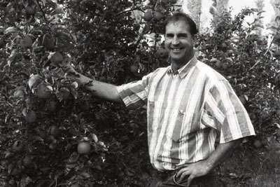 2000: How can a grower make a living? 2000.12-pg-26-how-can-a-grower-make-a-living-1-of-3-feat