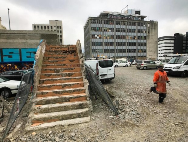 Christchurch is a contrast between earthquake recovery and modern metropolitan building boom. (TJ Mullinax/Good Fruit Grower)