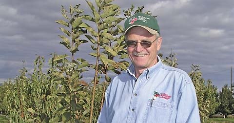 Cherry grower Norm Gutzwiler of Malaga, Washington, has been named Good Fruit Grower of the Year for 2006. He received the award during the Washington State Horticultural Association’s annual convention in December.  