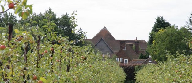 The Ditton Laboratory at East Malling was built in 1926 to conduct research on storage of tree fruits and develop cold storage regimes for apples and pears. It was designed to mimic a ship's hold. It started out as an independent laboratory and later became part of the East Malling Research Center. During the 1990s, the work was shifted to a new facility.
