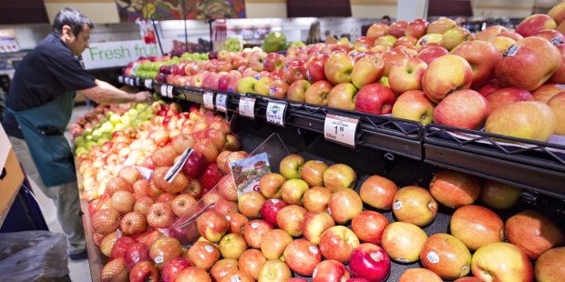 Lack of shelf space is a growing concern for retailers trying to accommodate an abundance of new and enticing varieties.  <b>(TJ Mullinax/Good Fruit Grower)</b>
