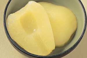 Bartlett pear halves. <b>(Courtesy Pacific Northwest Canned Pear Service)</b>