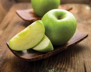 A new product patented by Cal Poly prevents keeps sliced apples looking fresh. <b>(Courtesy California Polytechnic State University)</b>