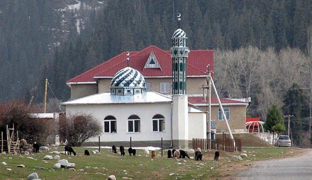 SmithyrgyzstanSide1:Saudi Arabia and the United Arab Emirates are building mosques in Kyrgyzstan towns, purportedly to stave off more radical forms of Islam. <b>(Courtesy Randy Smith)</b>