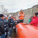 Ofelio Borges, Washington State Department of Agriculture, talks during a spray application training in Naches, Washington, held in March 2016 to help orchard workers improve results. (TJ Mullinax/Good Fruit Grower)