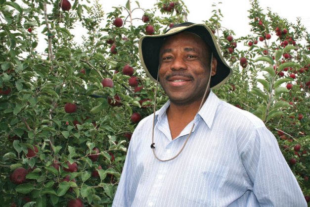 Next year, Nnadozie Oraguzie will begin field testing a new generation of mildew-resistant sweet cherry selections as he works to combine disease resistance with high fruit quality traits.