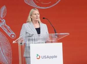 Diane Kurrle speaking at the U.S. Apple Association’s Outlook conference